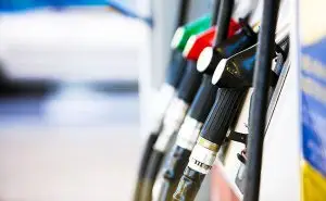 Поскапуваат горивата, дизелот надмина 90 денари за литар