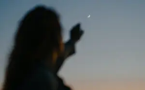 Младата Месечина во Риби на 19 март носи емотивно расчистување: Што му носи на секој хороскопски знак?