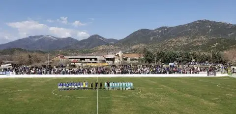 (ФОТО) ПРЕПОЛНИ ТРИБИНИ ЗА ФК УДАРНИК: Атмосфера каква што доликува на едно големо дерби