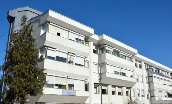 Две мали деца се затруле со хемикалија во кумановско, пренесени на Детска клиника