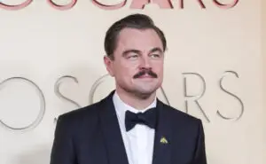 ФОТО | Мустаќите на Леонардо Дикаприо го привлекоа вниманието на црвениот тепих на Оскарите