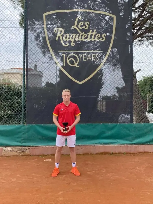 Младиот македонски тенисер Алексовски триумфираше на турнирот во Солун