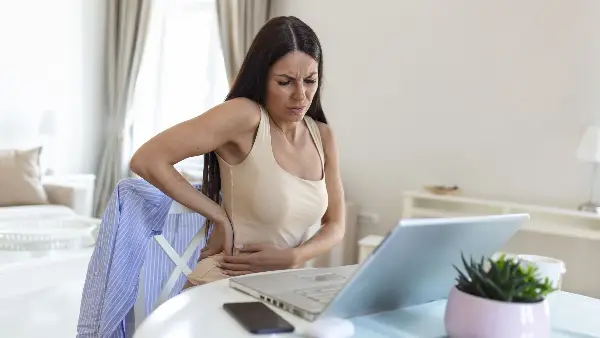 Тивките сигнали на бубрезите што жените често ги игнорираат