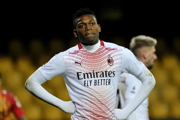 Тензии во соблекувалната на Милан по поразот од Лацио