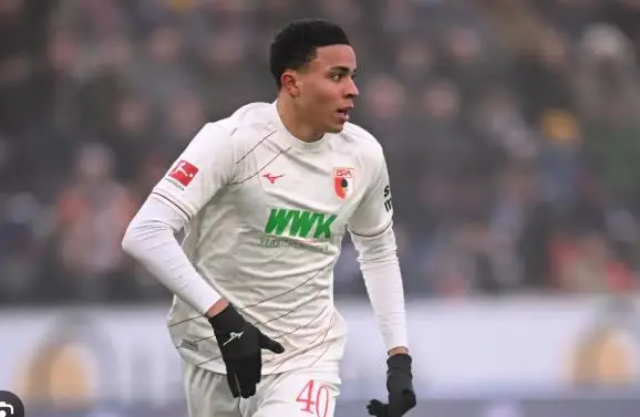 Дефанзивецот на Аугсбург, Бенкс, одби повик во репрезентацијата на САД