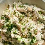 Велат дека ова е најдобрата пилешка салата што можете да ја направите – трикот е во подготовката на месото