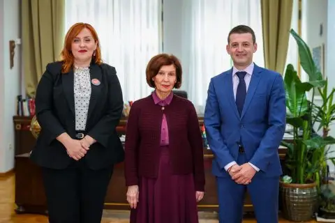 Сиљановска-Давкова се сретна со претставници на Националниот совет на македонското национално малцинство во Србија