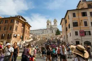 По Венеција и Рим, нови ограничувања за туристите во Италија