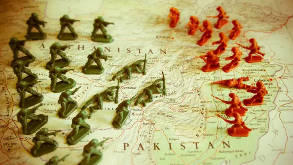 Најмалку 400 мртви во пакистански воздушен напад врз болница во Кабул