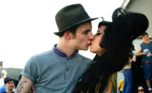 Поранешниот сопруг на Ејми Вајнхаус ја откри својата страна од приказната 15 години по нејзината смрт