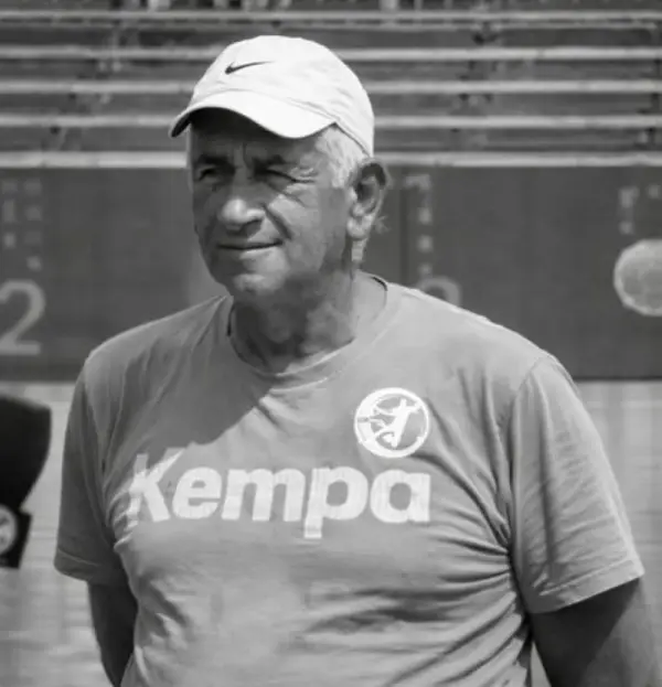 Почина Сашо Србиновски, првиот селектор на македонската репрезентација во ракомет на плажа