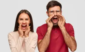 Со врескање против стрес – клубови каде што луѓето се собираат за да врескаат, се вистински хит во САД