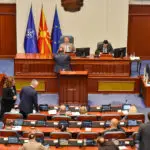 Савески најавува: Нема да има предмети во фиока