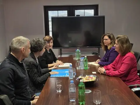 Божиновска – Милер: Заедничка заложба за енергетска и општествена транзиција со фокус на младите