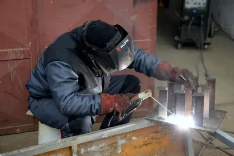 Намален прометот во индустријата во јануари