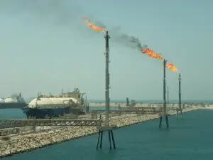 Ирански ракети го погодиле катарскиот енергетски центар „Рас Лафан“