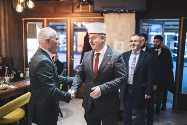 ГРАДОНАЧАЛНИКОТ КОЊАНОВСКИ  ОРГАНИЗИРАШЕ ИФТАРСКА ВЕЧЕРА Заедништво во духот на битолскиот космополитизам