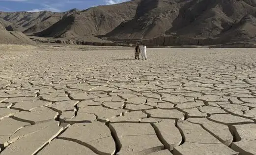 Научници: Топлинските бранови предизвикуваат опасни „ненадејни суши“