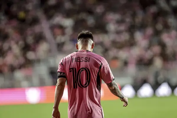 (Видео) Меси стигна до 900-от гол