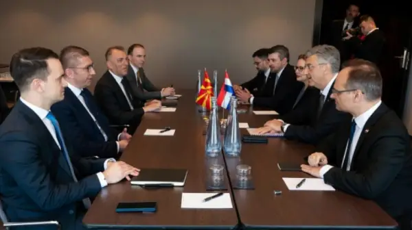 Пленковиќ: Македонија заслужува јасна ЕУ-перспектива