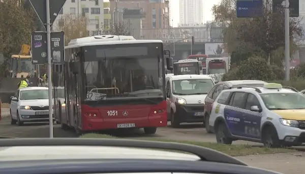 Возач на автобус на ЈСП Скопје нападнат од патник во Чаир