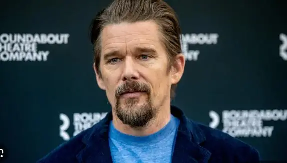 Актерот Итан Хоук го критикува однесувањето на младите во киносалите