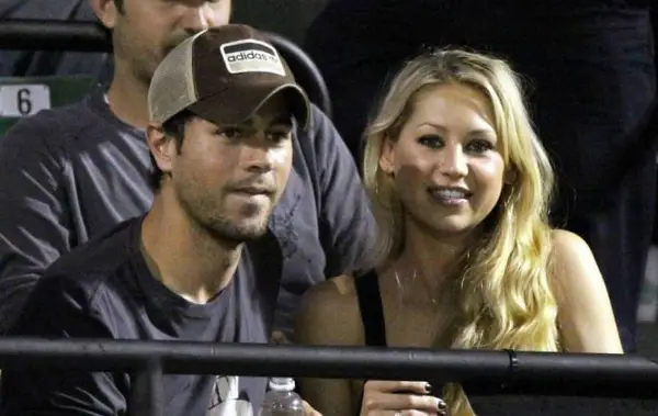 Енрике Иглесијас и Ана Курникова конечно ги покажаа нивните четири деца (ФОТО)