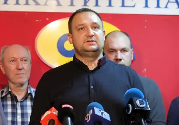 Трендафилов: Ако се срамат од сиромаштијата на својот народ, треба да зголемуваат плати