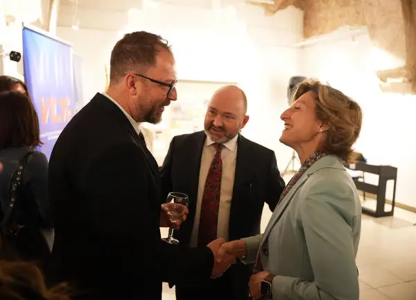 Современа австриска уметност во Чифте амам: Отворена изложбата „Флора – Фауна – Покриви“      