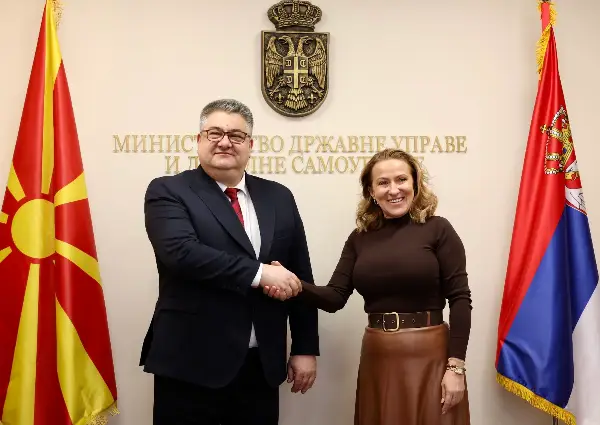 МАКЕДОНИЈА И СРБИЈА ЌЕ РАЗМЕНУВААТ АДМИНИСТРАТИВЦИ И ПРОГРАМИ Конкретни чекори за поефикасна администрација и продлабочена соработка