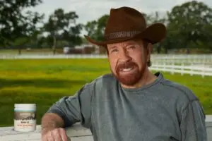 Чак Норис беше во форма и во 80-тите години – се придржувал на овие животни навики