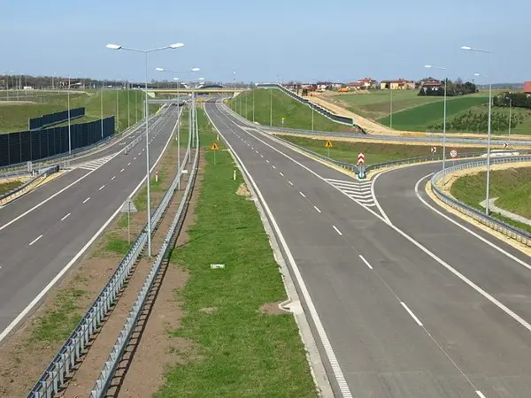 НИКОЛОСКИ: Со изградбата на автопатите и железницата ќе го забрзаме развојот на Македонија и стратешката позиција во Европа