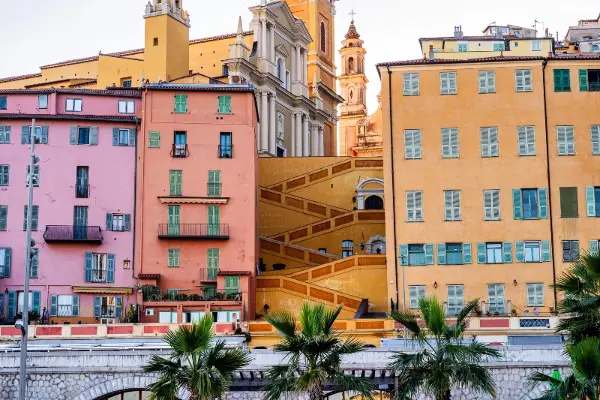 Европски градови што изгледаат како да се излезени од филм на Вес Андерсон