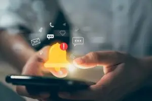 Како известувањата од паметните телефони влијаат на нашиот мозок