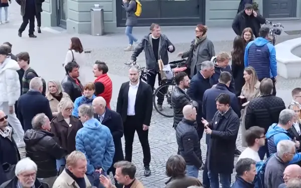 Словенија денес гласа, либералите и десницата во тесна трка