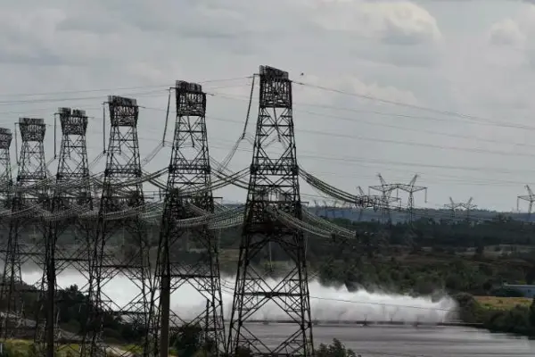 На Куба почнаа со обнова на електромрежата