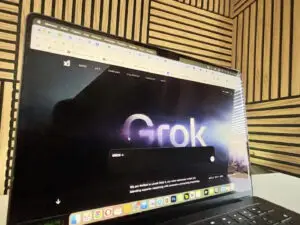 Маск попушти под притисокот: Еве како да му забраните на Grok да ги „користи“ вашите фотографии