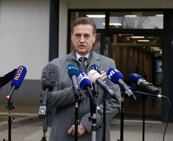 Голоб прогласи победа на изборите во Словенија