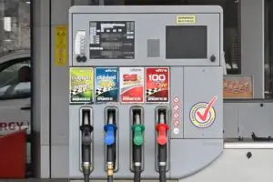 Мицкоски: Засега нема да се ограничи точење гориво за странски државјани