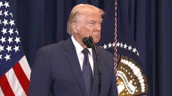 Си-ен-ен: Трамп со сè помалку опции и сè поголеми ризици поради Ормуцкиот теснец