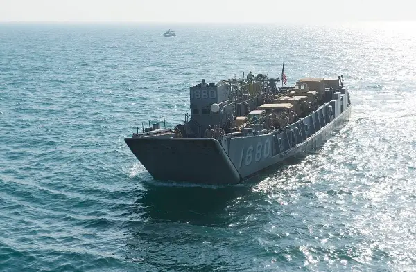 Америка на чекор до копнена инвазија на иранскиот остров Харг