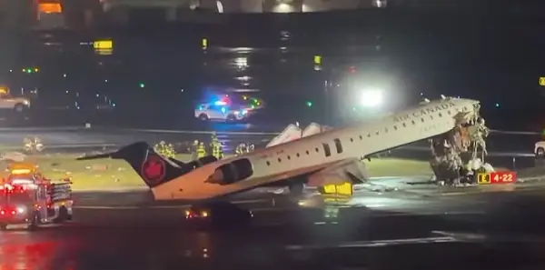 Двајца пилоти загинаа во тешка несреќа на аеродромот во Њујорк