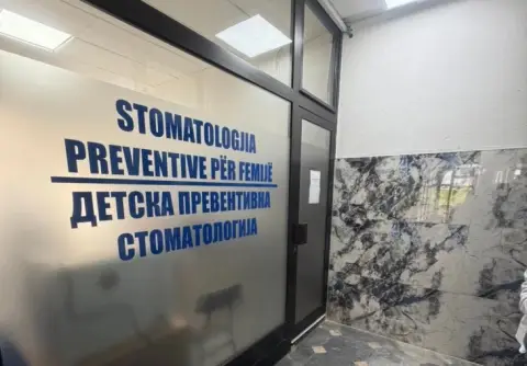 По целосната реконструкција и нова опрема ставена е во функција Дебарската амбуланта за превентивна стоматологија за деца