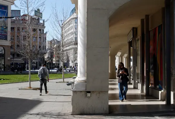 Променливо облачно, попладне ќе има повремени локални врнежи од дожд