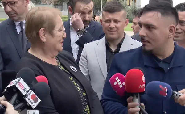 ВИДЕО | Министерката Јаневска во Тетово пак беше прашана дали носи преведувач