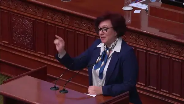 Градоначалничката на Кисела Вода им даде рок од 10 дена на граѓаните да ги тргнат хаварисаните возила 