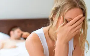 Прашањето што мажите го поставуваат за време на интимните односи го „убива“ оргазмот – жените откриваат за што се работи