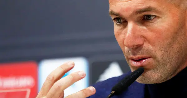 Зинедин Зидан го презема кормилото на француската фудбалска репрезентација