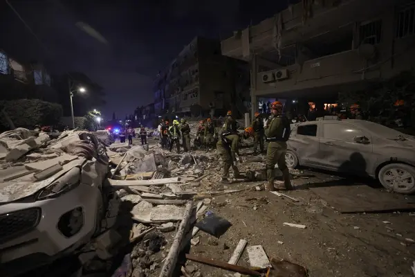 Тел Авив под оган, Иран негира преговори: Ескалација на конфликтот на Блискиот Исток