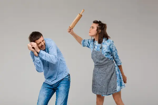 Изневерување, срушена доверба, стрес, осаменост: Зошто жените сепак простуваат неверство?